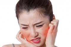 皮肤刺痛是缺水的表现？